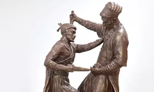 Statue of Chhatrapati Shivaji killing Afzal Khan to be installed at Pratapgad Fort