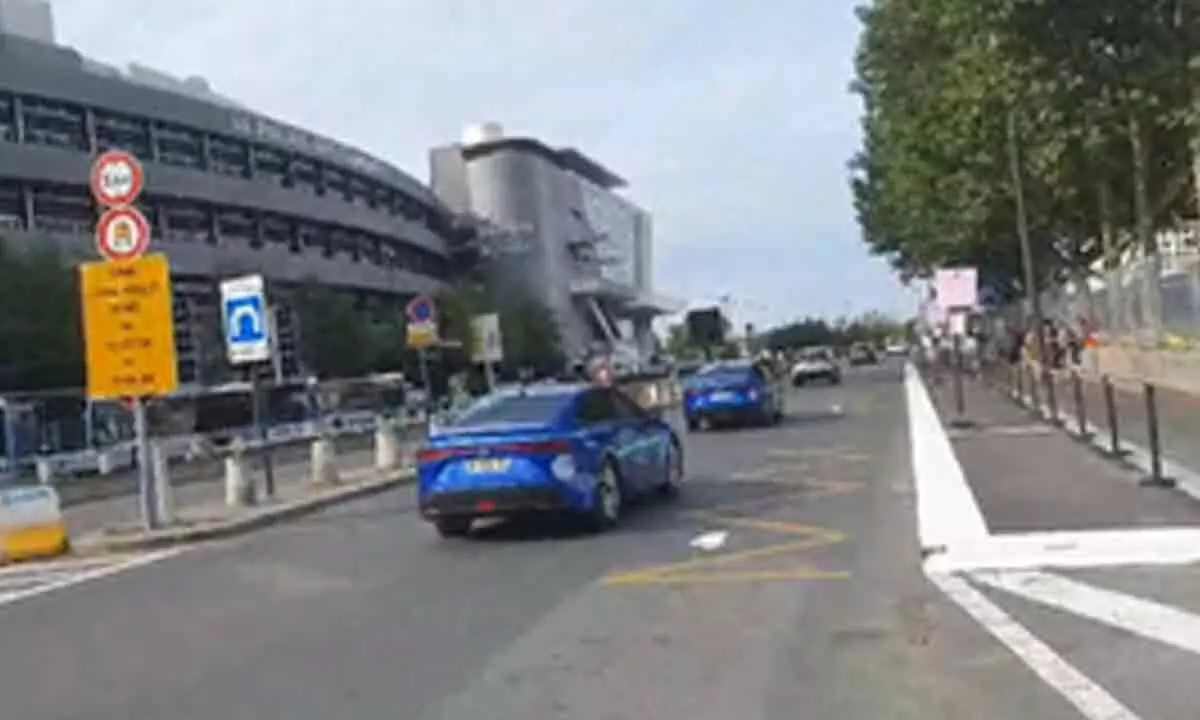 Paris Olympics: Security beefed up after miscreants try to snatch bags from journalist