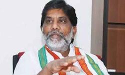 Deputy Chief Minister Bhatti Vikramarka Mallu arrived in assembly with Chief Secretary Shanti Kumari giving welcome Deputy Chief Minister Bhatti Vikramarka Mallu arrived in assembly with Chief Secretary Shanti Kumari giving welcome