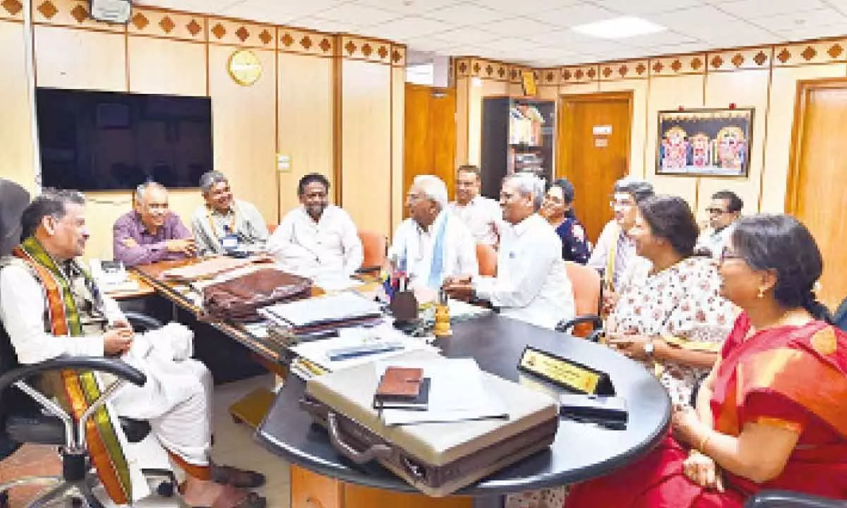 NSU V-C Prof GSR Krishna Murthy and others with C-DAC representatives at a meeting in Tirupati on Thursday