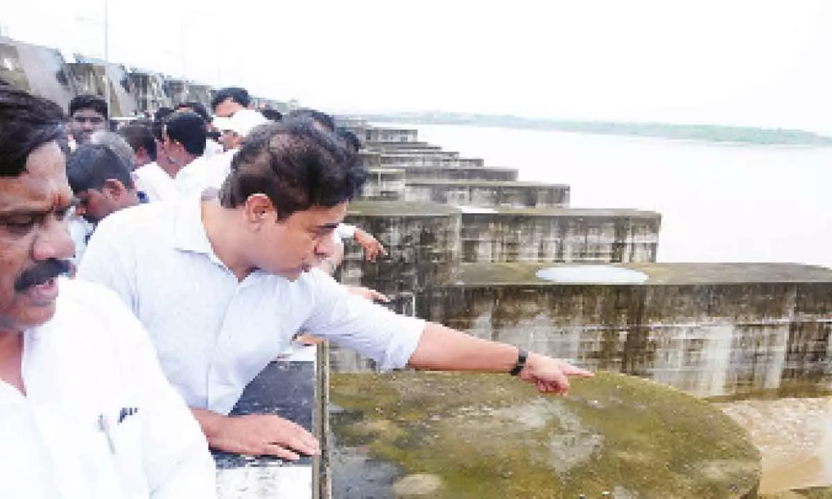 Former BRS Minister KT Rama Rao and BRS MLA’S And leaders visited Kaleswaram Medigadda Barrage in Bhupal Palli District on Friday Photo:G. Shyam kumar