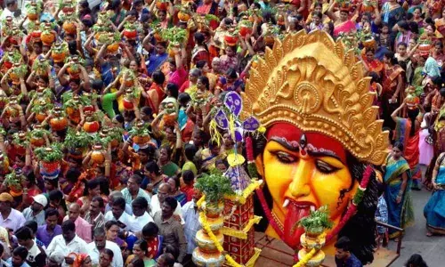 Bonalu Fervour Begins in Hyderabad amidst huge crowd of devotees