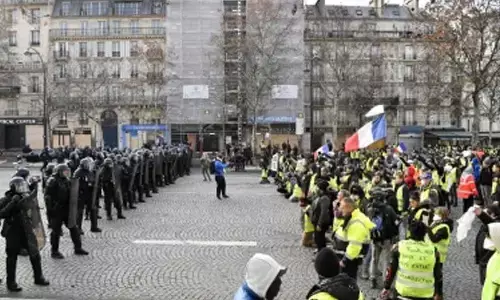 Vandals target telephone operators installations in France