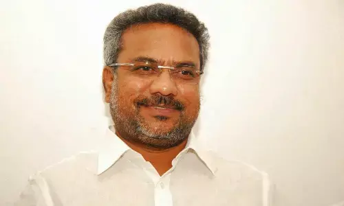 Kondababu makes a comeback in Kakinada