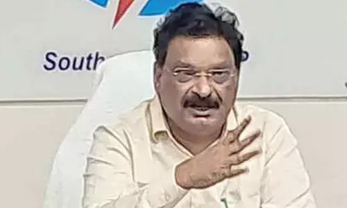 MD warns discom staff against any laxity in service