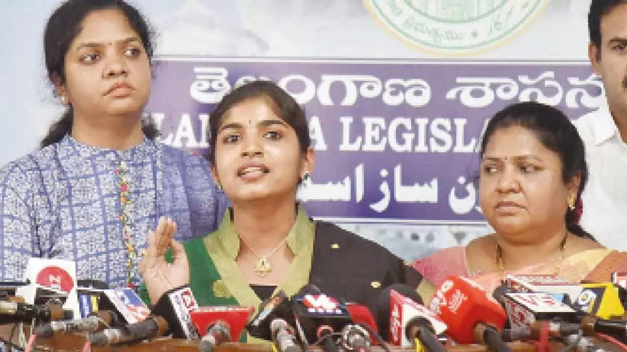 BRS unable to digest success of farm loan waiver: Cong women MLAs