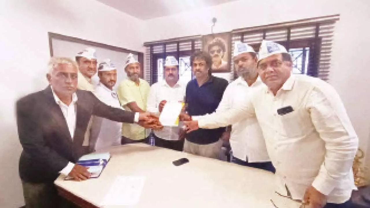 AAP leaders appeal to Minister to protect Bhattarahalli govt school land