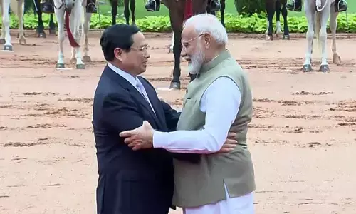 Vietnamese PM accorded ceremonial welcome at Rashtrapati Bhavan