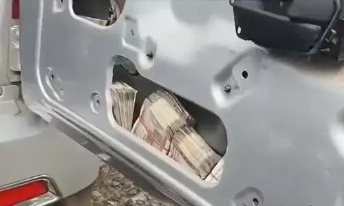 BDO held with Rs 4.92 lakh cash in vehicle