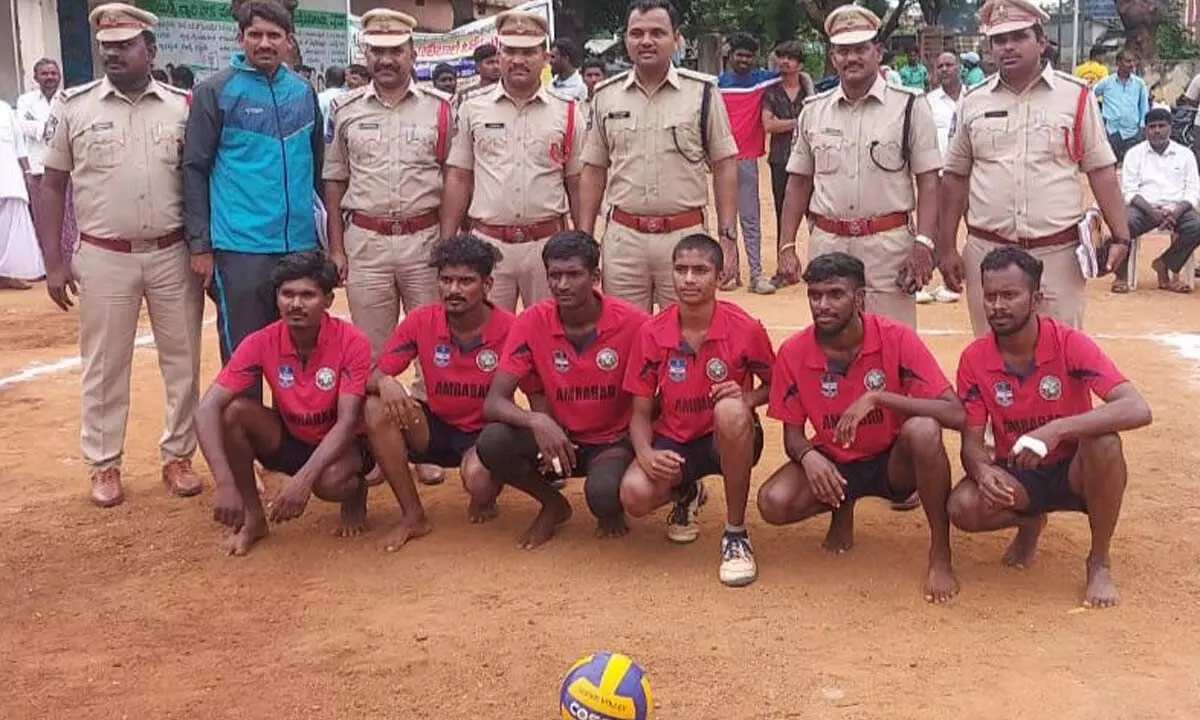 SP Gaikwad Inaugurates Friendly Volleyball Tournament Under the Auspices of District Police