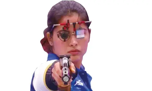 Manu on track for hat-trick of medals