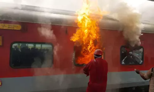 Fire Breaks Out at Vizag Railway Station; No Casualties Reported