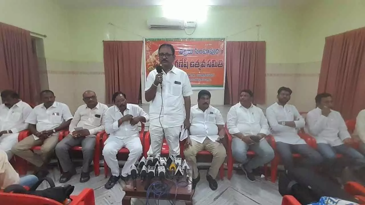 VSGFC president Pitti Satya Narayana addressing a meeting at TVS Kalyana Sadan in Nellore  on Sunday