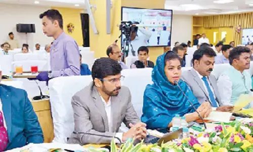 Collectors participating in the conference at the Secretariat on Monday