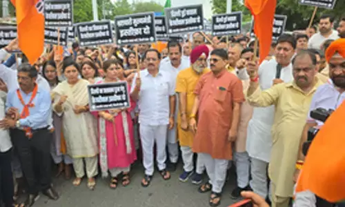 BJP protests outside Tihar demanding CM Kejriwal’s resignation after HC order