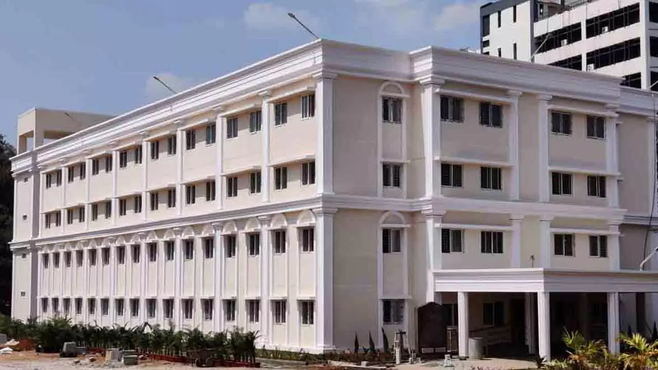 Nizam College clarifies on women’s hostel