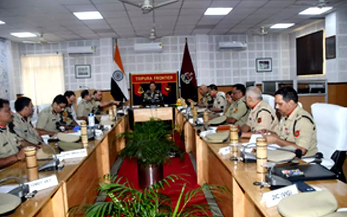 BSF chief reviews security preparedness in Tripura, discusses ongoing situation in Bangladesh