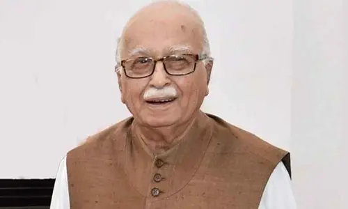 LK Advani admitted to hospital