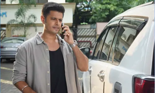 Neil Bhatt researched extensively to play an accurate & convincing IAS officer in Megha Barsenge