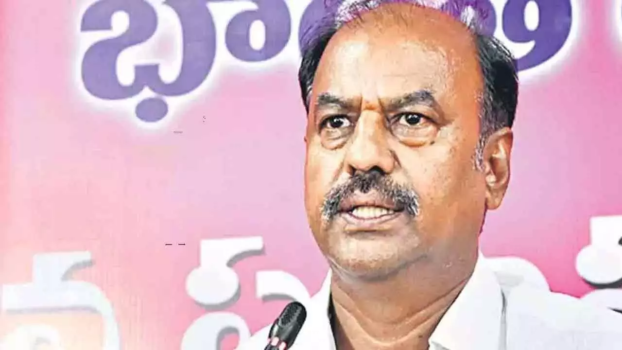 Gadwal MLA does a flip flop, returns to Cong fold