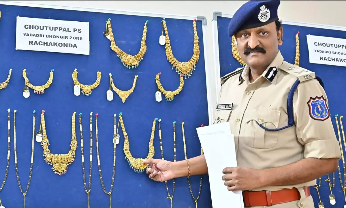 Two Chain Snatchers Arrested in Hyderabad; Stolen Goods Worth ₹11 Lakh Recovered