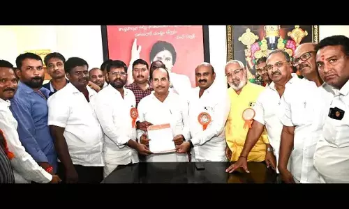 Vinayaka Mahotsava Committee members submitting a memorandum to city MLA Arani Srinivasulu in Tirupati on Thursday