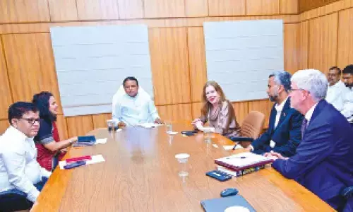 CM seeks US investment for setting up semi-conductor plant