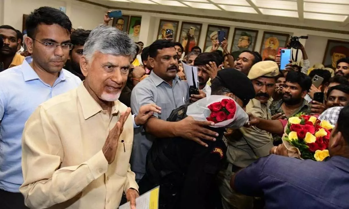 Chandrababu dissolves all TDP committees in TG