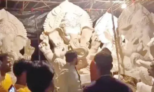 Dhoolpet Ganesh idol makers get one-month breather, thank Asad