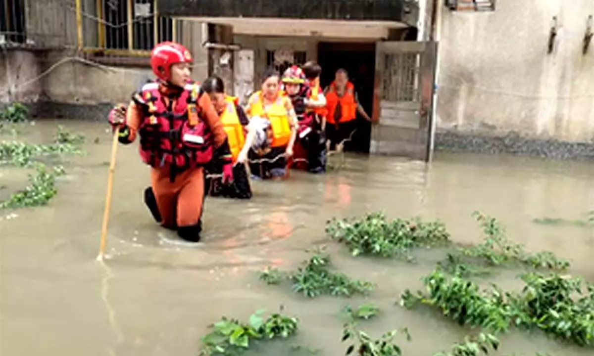 Chinas Sichuan evacuates 80,000 people amid heavy rain