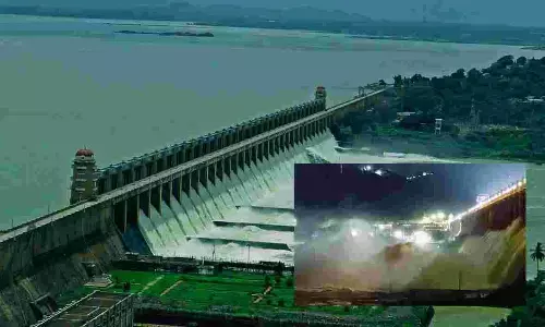 Tungabhadra Dam gate washes away amid increased inflow