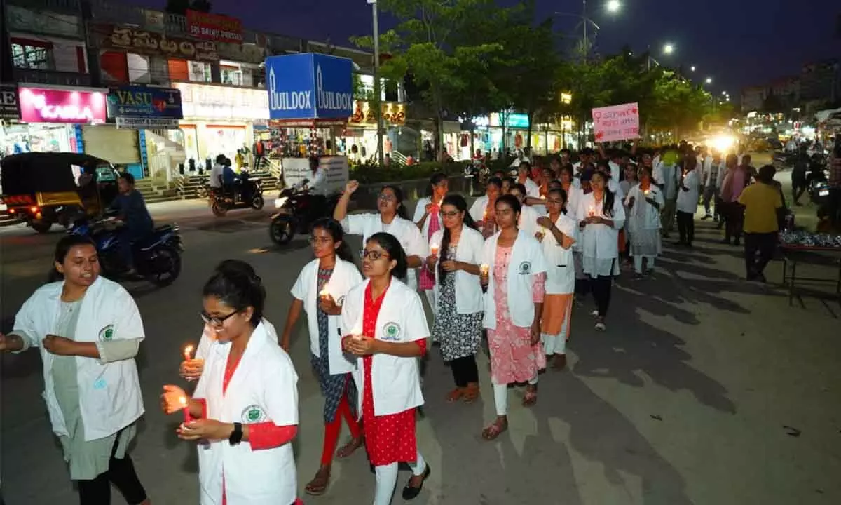 Candlelight Rally by Medicos in Protest of Junior Doctors Murder in Kolkata