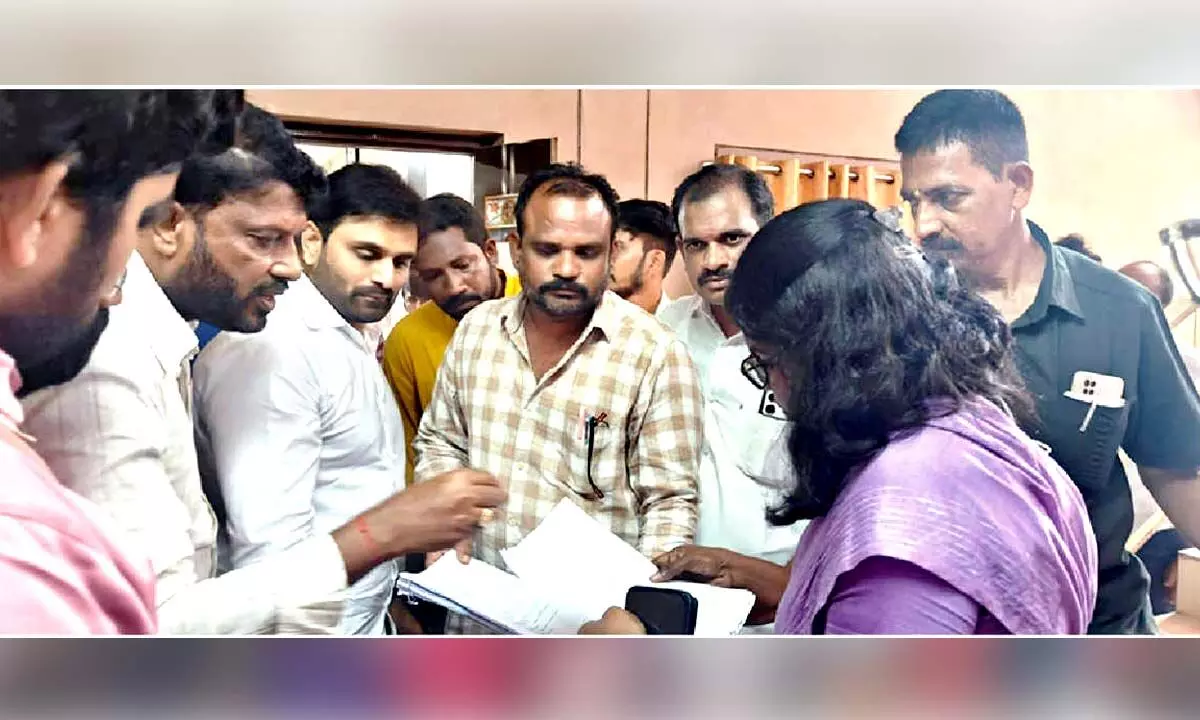 MP urges Collector to solve drinking water problem in T Narasapuram