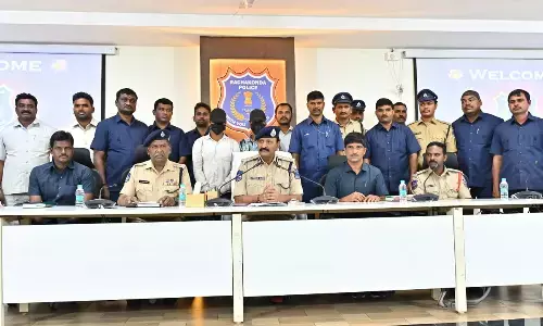 Interstate drug peddling racket busted BY SOT, lb nagar TEAM ALONG WITH hayath NAGAR POLICE for transporting hashish oil