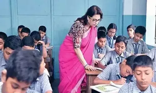 Can temporary language teachers be selected by a non-qualified committee?