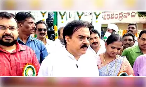 Rich tributes paid to martyrs in Tenali