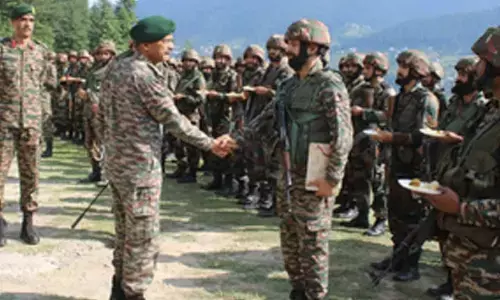 Army commander visits forward areas in J&K’s Doda, Kishtwar