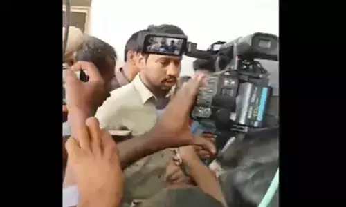 ACB arrests son of Jogi Ramesh, surveyor