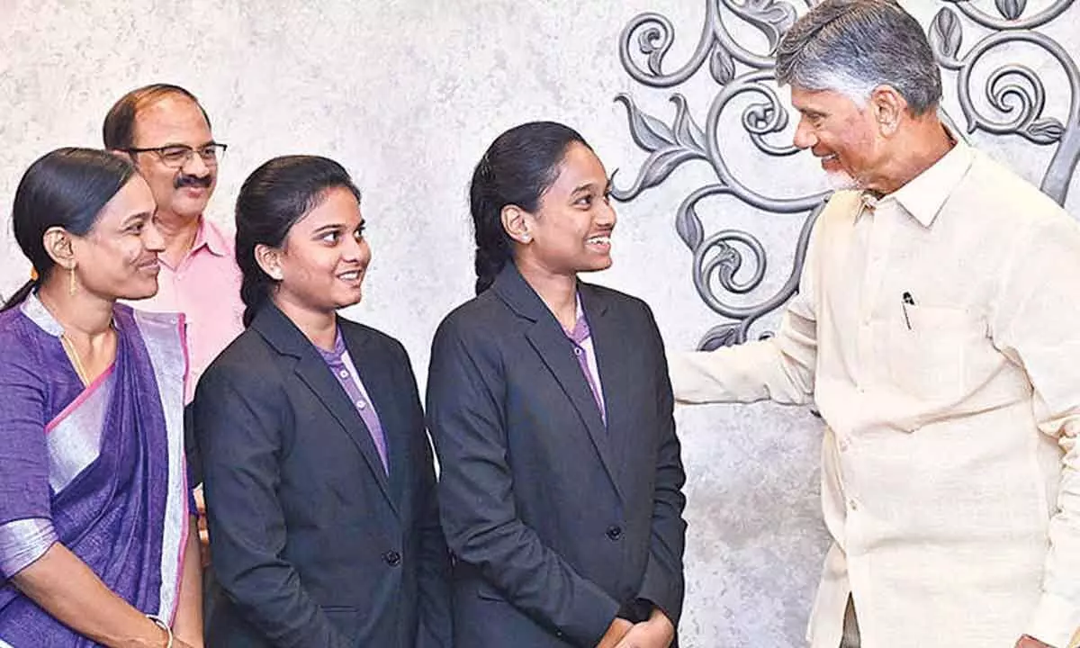 Lokesh extends help to girls attending US programme