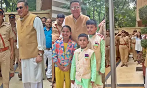 Boman Irani celebrates Independence Day with Mumbai Police