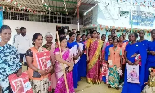 17th Ward Councillor Smt. U. Shashikala Distributes Sarees to Sanitation Workers