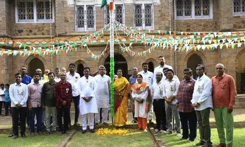 MP Kesineni Sivanath (Chinni) and others at the Bapu Museum in Vijayawada after hoisting national flag in Vijayawada on Thursday