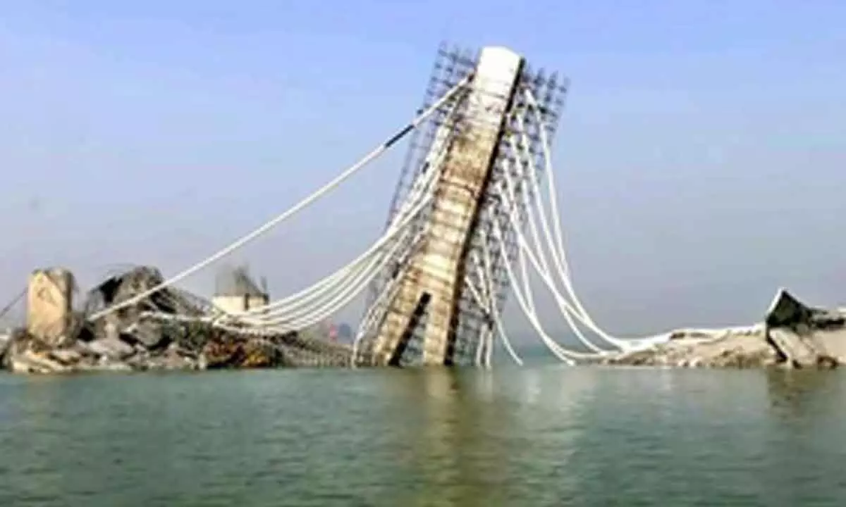 Section of Bihar’s under construction Sultanganj-Aguwani Ghat bridge falls into Ganga yet again