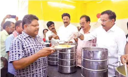 ‘Feeding poor motto of Anna Canteens’