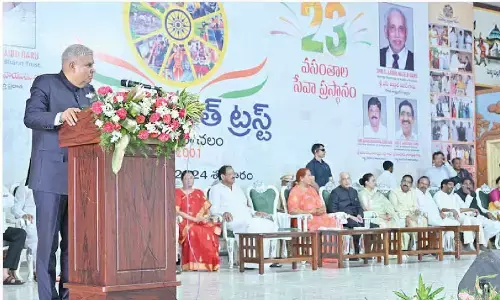 Venkaiah dedicated his life for sake of country: V-P