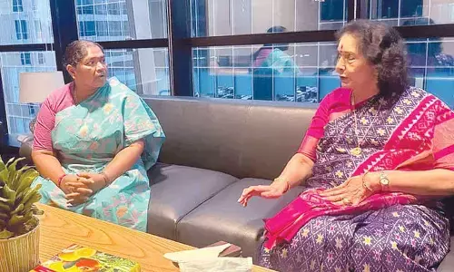 Ex-minister hails Seethakka’s services