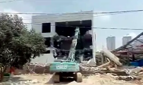 HYDRA continues demolition drive to save Hyderabad lakes