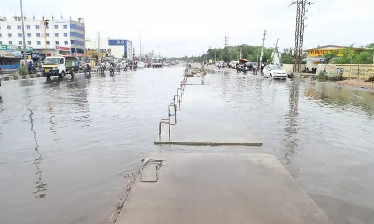 Hyderabad: Torrential rain hits city, sparks traffic mayhem