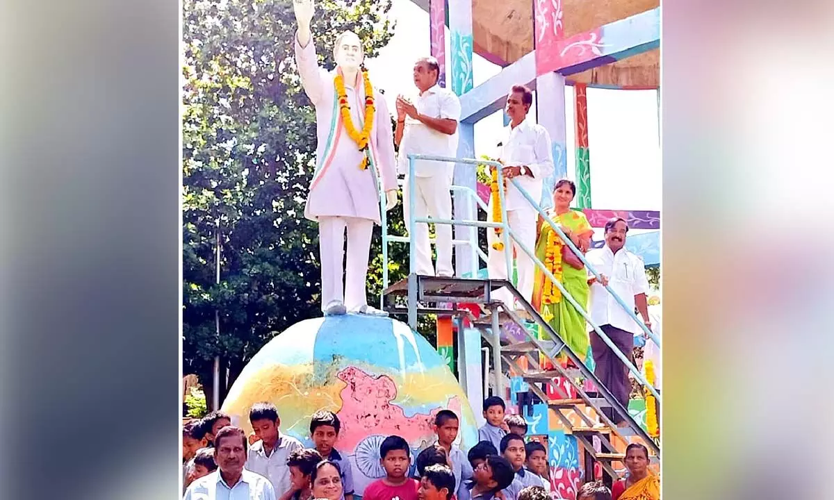 Tributes paid to Rajiv Gandhi on his birth anniversary