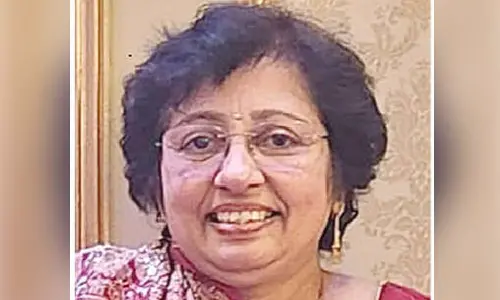 NRI Subhasree extends financial aid to NIT student